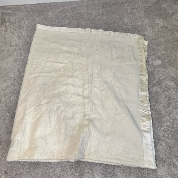 NK HOME Ivory 100% Natural Charmeuse Silk Luxurious Blanket Satin Trim 86” X 94” - Picture 2 of 9